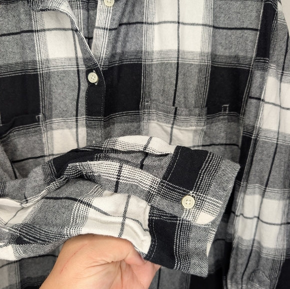 Old Navy The Boyfriend Shirt Black White Cotton Flannel Plaid Top Women's XXL - Picture 4 of 9